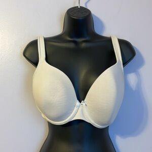 Cacique Lightly Lined Full Coverage Bra size 38C